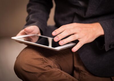 ipad, work, swipe, surf, read, screen, internet, tablet, digital, finger, technology, computer, pc, personal computer, plugged in, connected, modern, gadget, labor, ipad, ipad, ipad, ipad, ipad, tablet